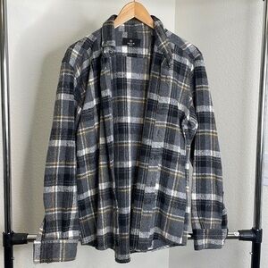 COMPLO Long Sleeve Flanel Button Up